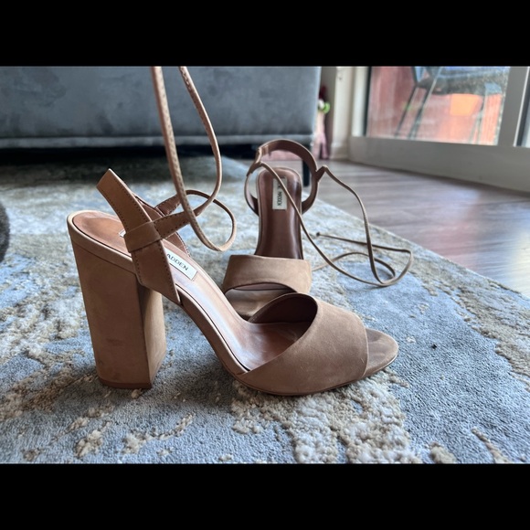 Steve Madden Serrina Platform Chunky Heel size 9.5 in Nude Suade - Picture 4 of 8